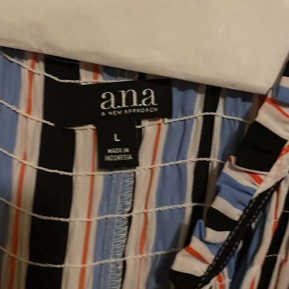 Top - Picture 2 of 3